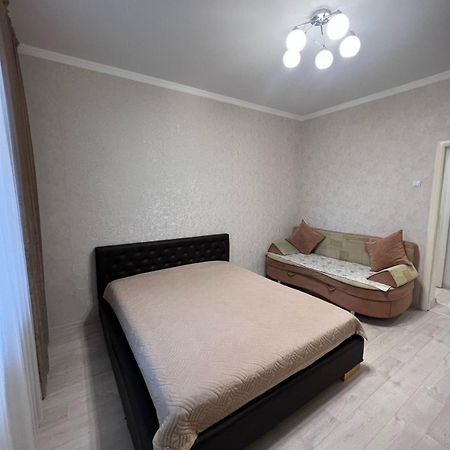 Apartamento На Майлина Turksib Exterior foto
